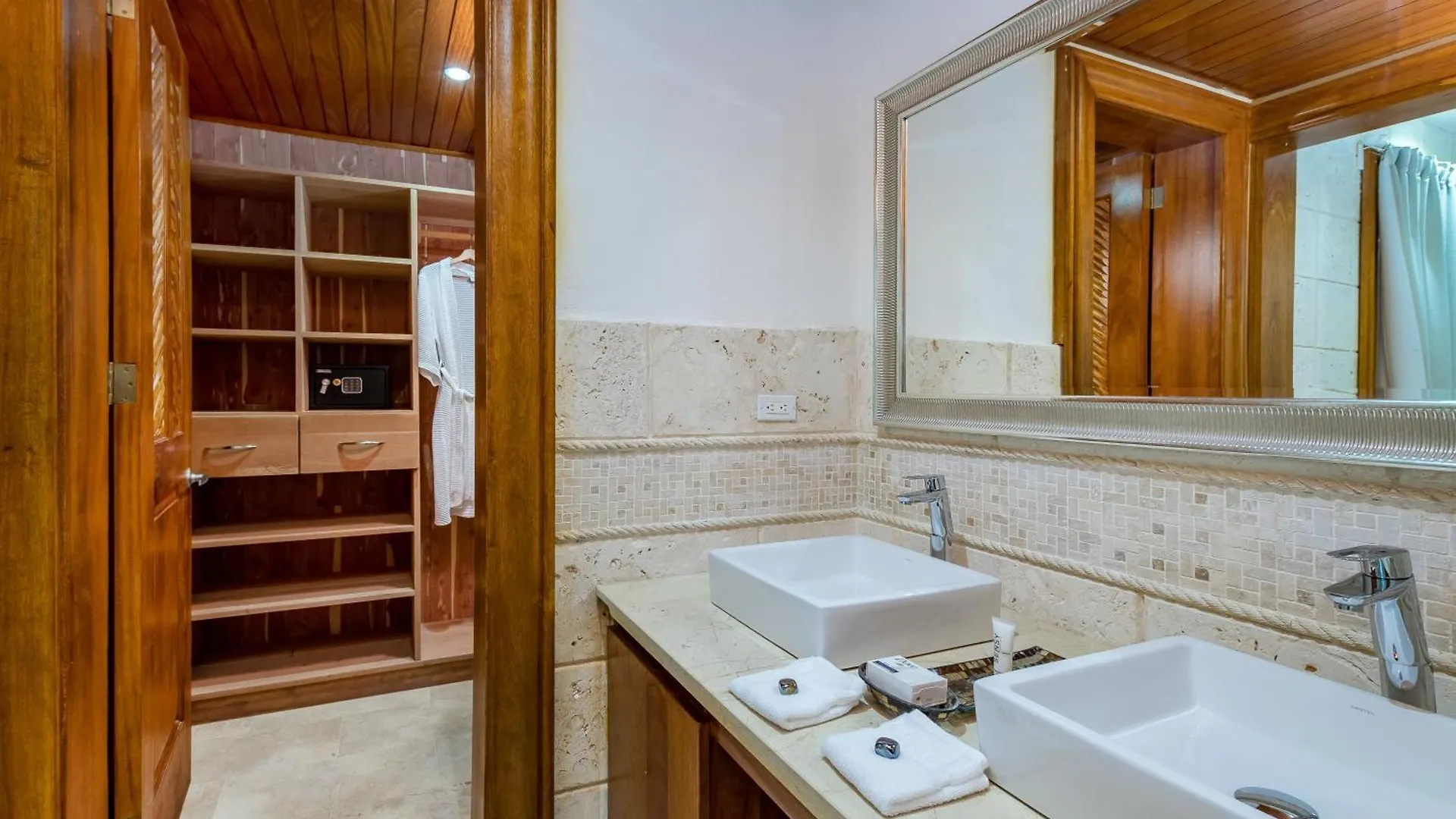 Cap Cana Villa For Rent - Luxury Illa With Access To Eden Roc Beach بونتا كانا 0*,  جمهورية الدومينيكان